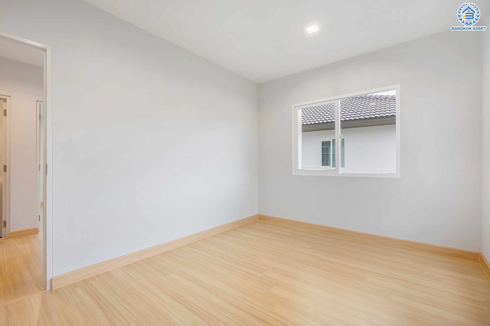 บ้านเดี่ยวมือสองนนทบุรี ม.ชัยพฤกษ์ ปิ่นเกล้า-กาญจนาฯ หลังใหญ่ จากแบรนด์คุณภาพ LH เนื้อที่ 54 ตร.ว. ฟังก์ชัน 3 ห้องนอน 3 ห้องน้ำ จอดรถได้ 2 คัน บนทำเลศักยภาพ ใกล้เซ็นทรัลเวสต์เกต ทางด่วน "กาญจนาภิเษก" รถไฟฟ้าสายสีม่วง "สถานีตลาดบางใหญ่"